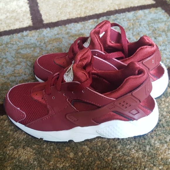 maroon and white huaraches